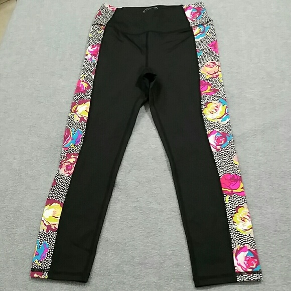 3/$15🎉 Betsey Johnson Floral Leggings - Picture 2 of 3